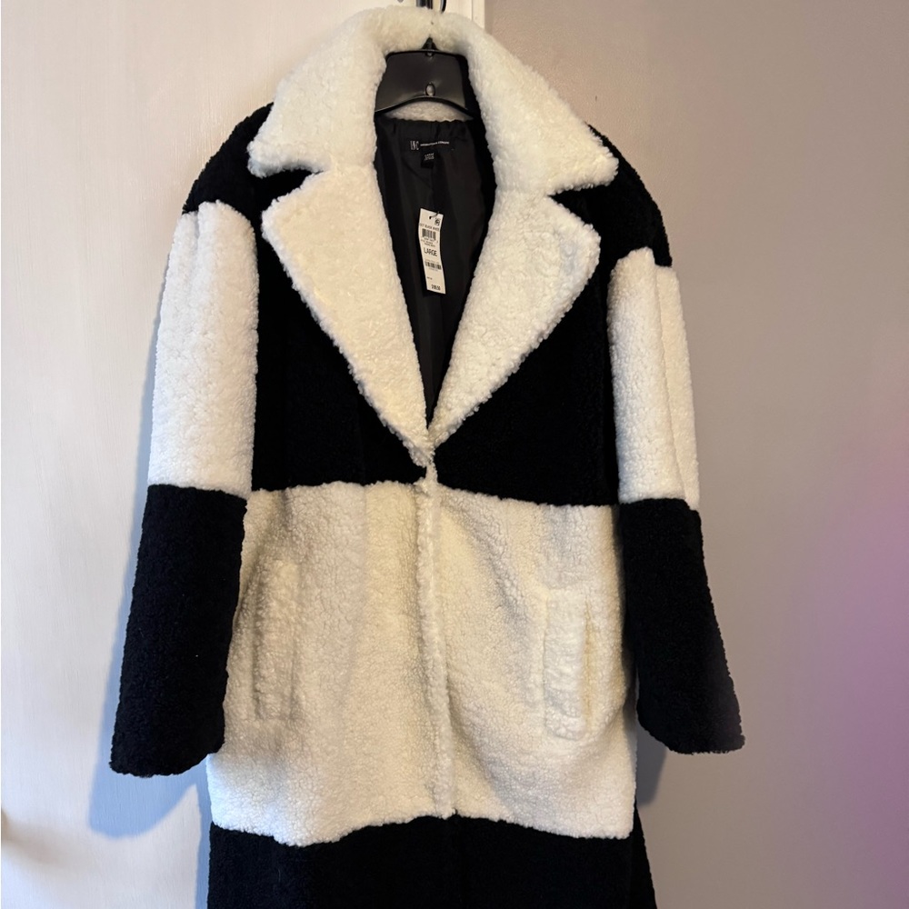 Macys INC sherpa long coat size L . Super cute Never Worn